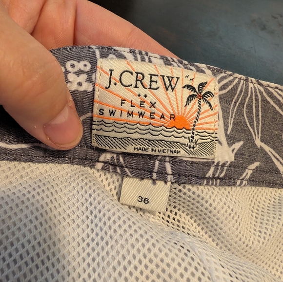 JCrew Swim Trunks, Mens 36. Grey/White Aloha Pattern. - Picture 4 of 5
